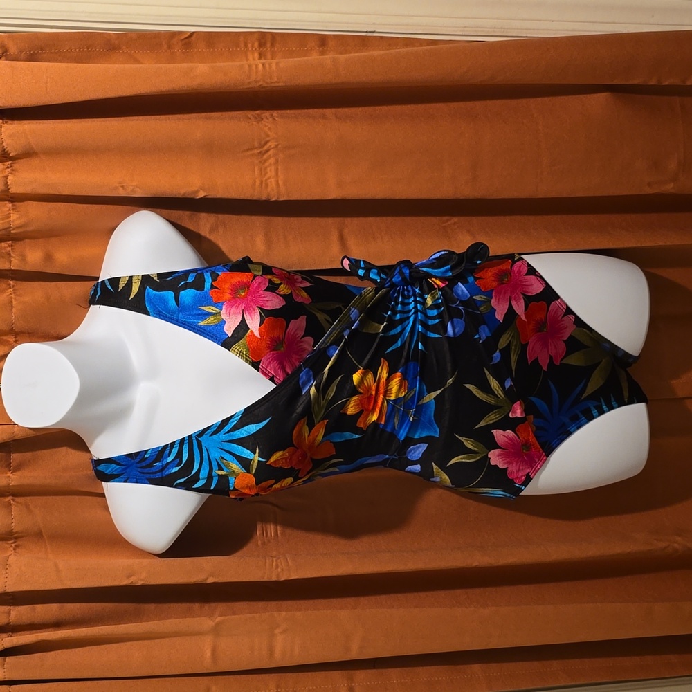 Floral One-Piece Swimsuit - Robby Len, Size 8